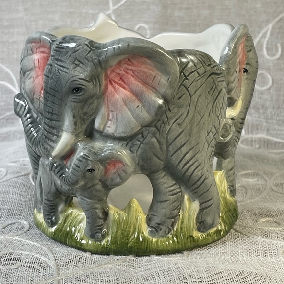 Vintage 2002 Elephant Family Ceramic Candle Votive Holder.  Gray Pink & Green. - Picture 4 of 7